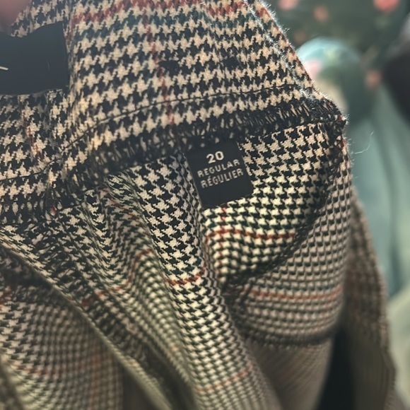 Reitmans Pull On Plaid Pants - Picture 8 of 8